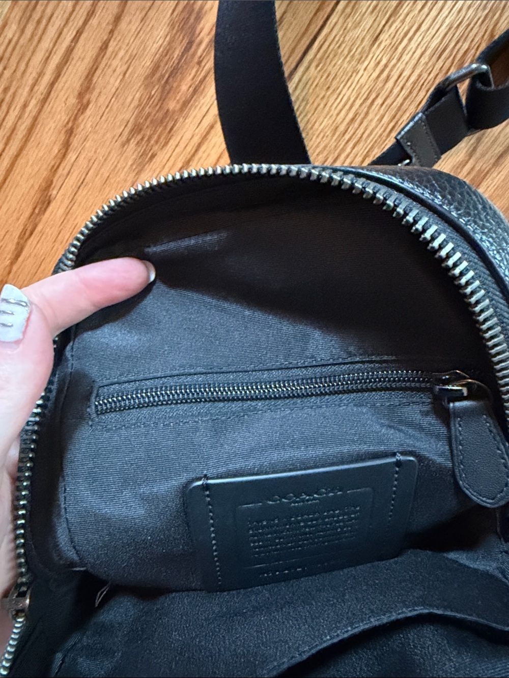 Coach Men’s Signature Canvas Sling Bag in Charcoal and Black - Picture 4 of 4